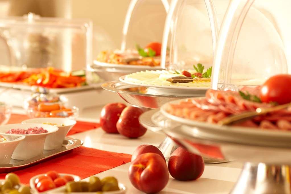 Hotel Ostseehalle Kiel By Premiere Classe Restaurang bild